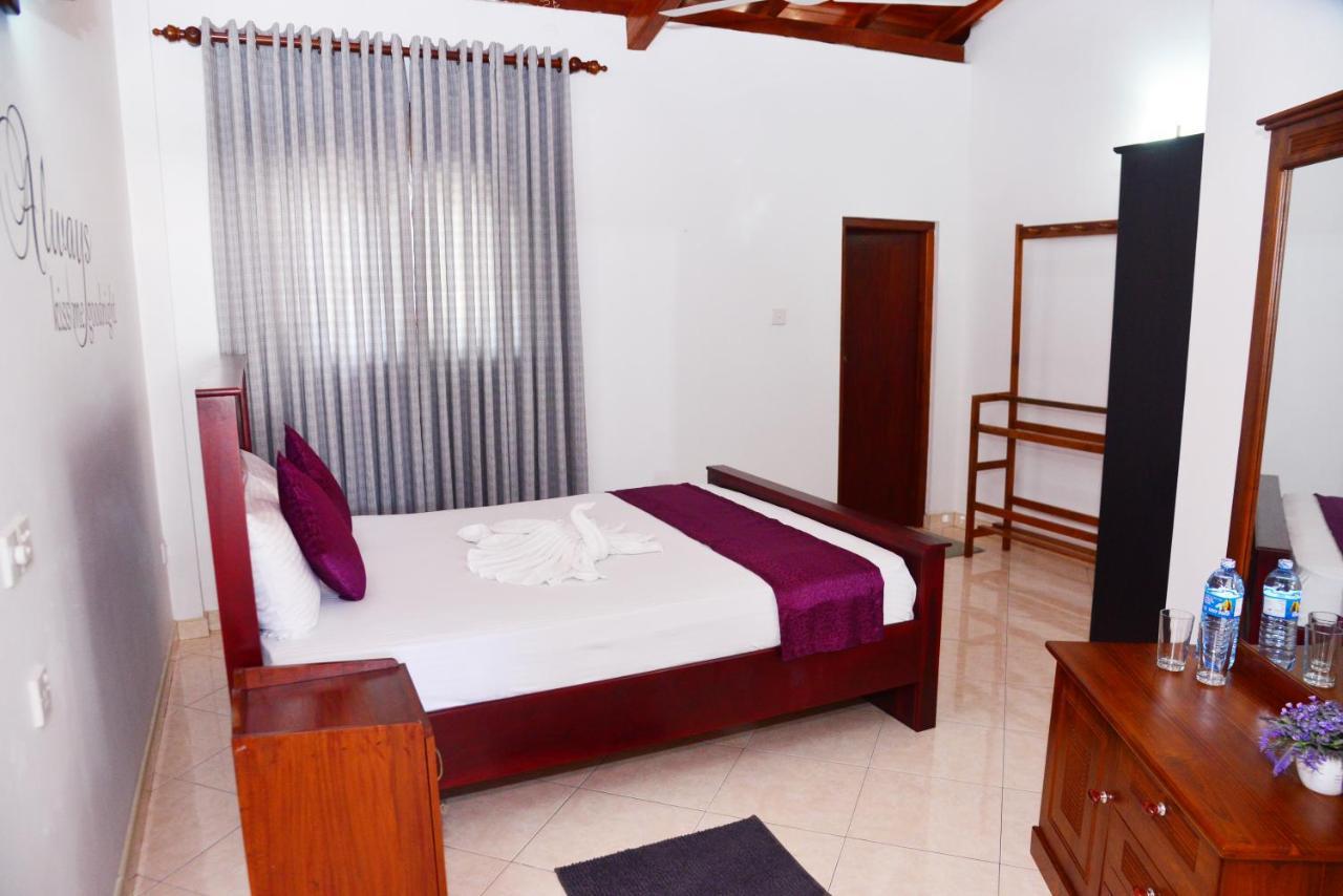 Cinnamon Holiday Inn Hikkaduwa Dış mekan fotoğraf
